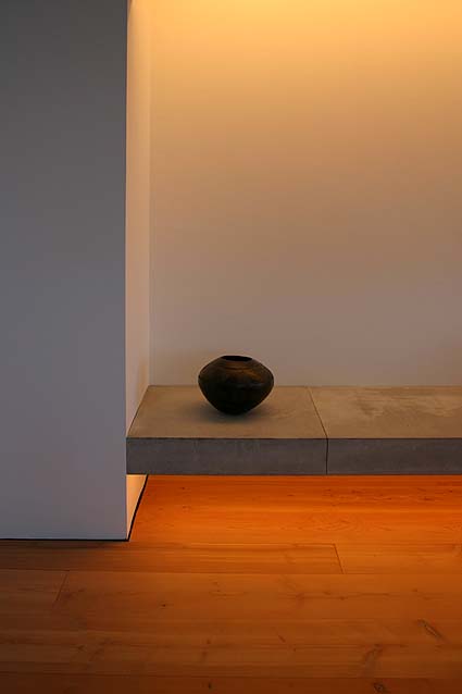 Bank-Vase_4